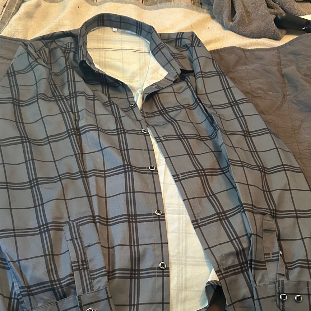 Chic Plaid Button-Up Shirt